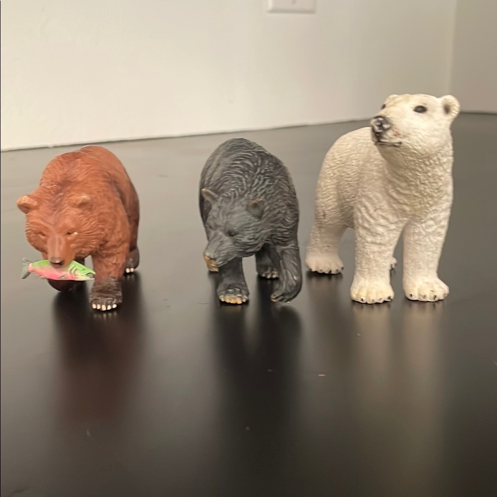 Realistic Brown and Gray Bear Action Figures